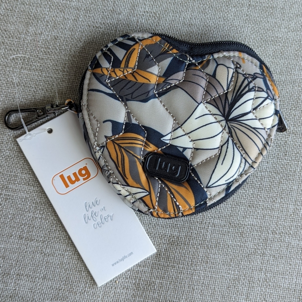 Lug Heart Pouch